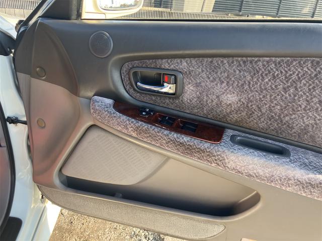 チェイサー アバンテロードリー アルミホイール HID AT キーレスエントリー パワーシート CD MD ABS エアコン パワーステアリング パワーウィンドウ(9枚目)