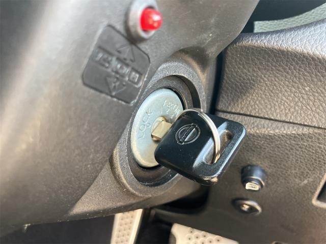 フェアレディZ ベースグレード ドライブレコーダー ナビ TV AT HID キーレスエントリー 電動格納ミラー アルミホイール 盗難防止システム 衝突安全ボディ ABS CD エアコン パワーステアリング パワーウィンドウ(9枚目)