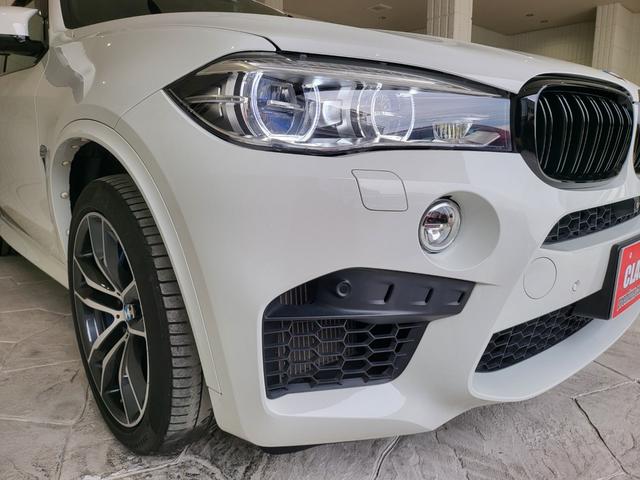 Ｘ５ Ｍ ベースグレード　パノラマガラスサンルーフ　純正ナビ　フルセグ　バックカメラ　全周囲カメラ　メモリー付革シート　前席ベンチレーションシート　後席シートヒーター　ハーマンカードン　２０ＡＷ（40枚目）