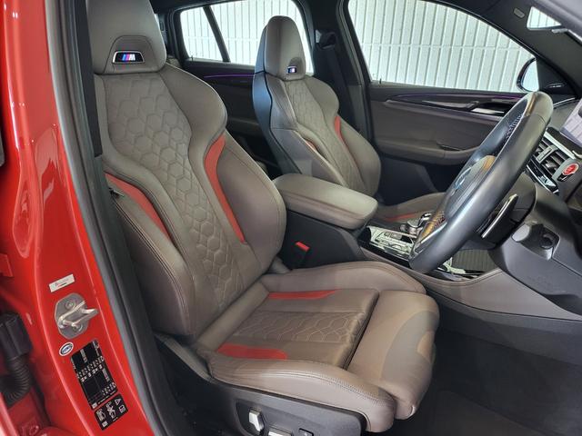 X4 M コンペティション 革シート 前席ベンチレーション&シートヒーター 後席シートヒーター 純正ナビ フルセグ 全周囲カメラ カーボン(Fスポイラー・サイドスカート) カーボンインテリア H&Rダウンサス 21AW(9枚目)