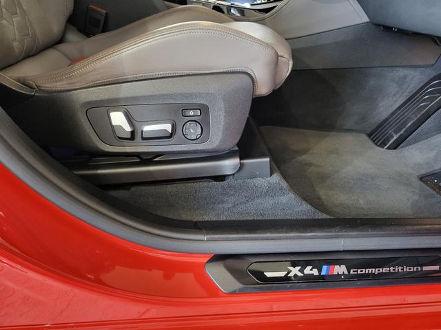 X4 M コンペティション 革シート 前席ベンチレーション&シートヒーター 後席シートヒーター 純正ナビ フルセグ 全周囲カメラ カーボン(Fスポイラー・サイドスカート) カーボンインテリア H&Rダウンサス 21AW(10枚目)