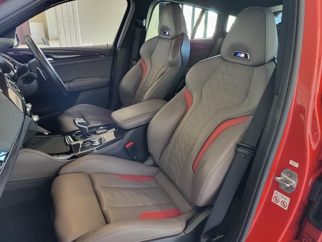 X4 M コンペティション 革シート 前席ベンチレーション&シートヒーター 後席シートヒーター 純正ナビ フルセグ 全周囲カメラ カーボン(Fスポイラー・サイドスカート) カーボンインテリア H&Rダウンサス 21AW(11枚目)