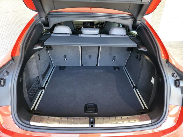 X4 M コンペティション 革シート 前席ベンチレーション&シートヒーター 後席シートヒーター 純正ナビ フルセグ 全周囲カメラ カーボン(Fスポイラー・サイドスカート) カーボンインテリア H&Rダウンサス 21AW(18枚目)