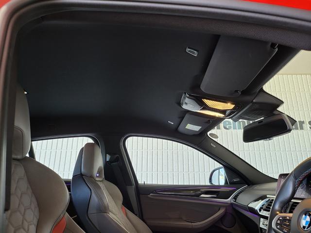 X4 M コンペティション 革シート 前席ベンチレーション&シートヒーター 後席シートヒーター 純正ナビ フルセグ 全周囲カメラ カーボン(Fスポイラー・サイドスカート) カーボンインテリア H&Rダウンサス 21AW(20枚目)