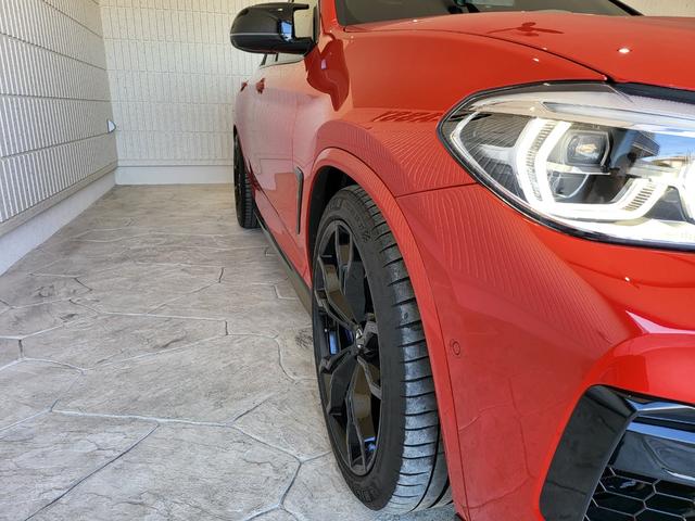 X4 M コンペティション 革シート 前席ベンチレーション&シートヒーター 後席シートヒーター 純正ナビ フルセグ 全周囲カメラ カーボン(Fスポイラー・サイドスカート) カーボンインテリア H&Rダウンサス 21AW(34枚目)