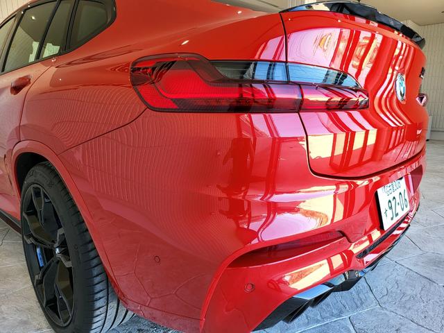 X4 M コンペティション 革シート 前席ベンチレーション&シートヒーター 後席シートヒーター 純正ナビ フルセグ 全周囲カメラ カーボン(Fスポイラー・サイドスカート) カーボンインテリア H&Rダウンサス 21AW(35枚目)
