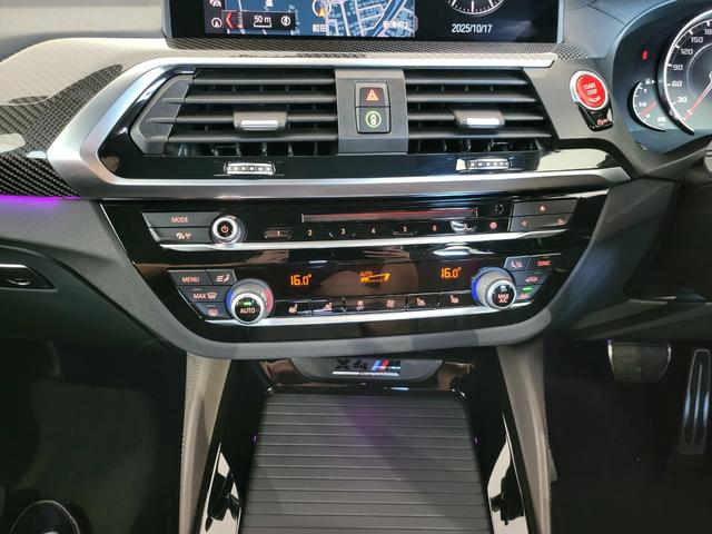 X4 M コンペティション 革シート 前席ベンチレーション&シートヒーター 後席シートヒーター 純正ナビ フルセグ 全周囲カメラ カーボン(Fスポイラー・サイドスカート) カーボンインテリア H&Rダウンサス 21AW(51枚目)