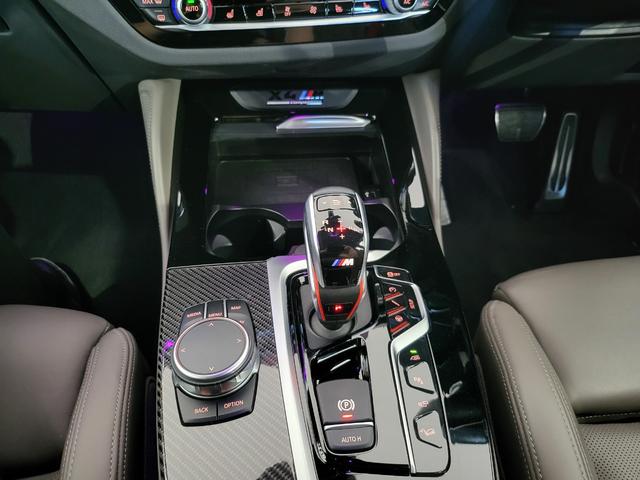 X4 M コンペティション 革シート 前席ベンチレーション&シートヒーター 後席シートヒーター 純正ナビ フルセグ 全周囲カメラ カーボン(Fスポイラー・サイドスカート) カーボンインテリア H&Rダウンサス 21AW(53枚目)