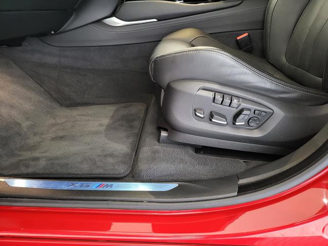 Ｘ６ Ｍ ベースグレード　サンルーフ　黒革シート　リヤエンターテインメントシステム　前席ベンチレーション＆シートヒーター　後席シートヒーター　純正ナビ　フルセグ　バックカメラ　ハーマンカードン　２１ＡＷ（12枚目）