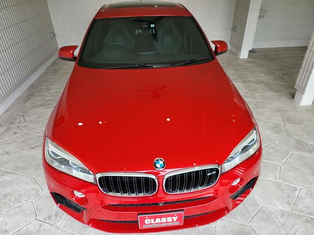Ｘ６ Ｍ ベースグレード　サンルーフ　黒革シート　リヤエンターテインメントシステム　前席ベンチレーション＆シートヒーター　後席シートヒーター　純正ナビ　フルセグ　バックカメラ　ハーマンカードン　２１ＡＷ（29枚目）