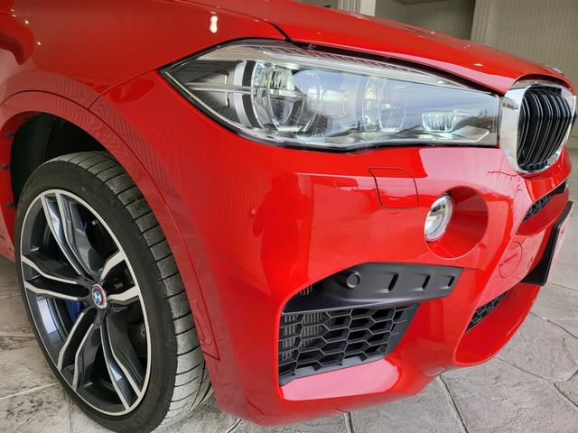 Ｘ６ Ｍ ベースグレード　サンルーフ　黒革シート　リヤエンターテインメントシステム　前席ベンチレーション＆シートヒーター　後席シートヒーター　純正ナビ　フルセグ　バックカメラ　ハーマンカードン　２１ＡＷ（34枚目）