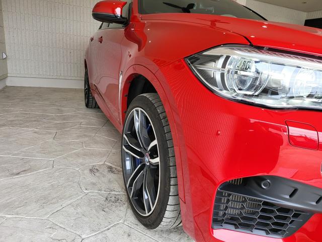 Ｘ６ Ｍ ベースグレード　サンルーフ　黒革シート　リヤエンターテインメントシステム　前席ベンチレーション＆シートヒーター　後席シートヒーター　純正ナビ　フルセグ　バックカメラ　ハーマンカードン　２１ＡＷ（36枚目）
