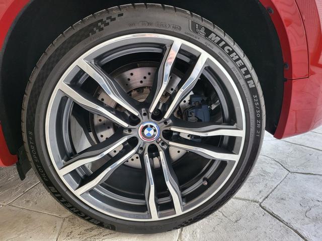 Ｘ６ Ｍ ベースグレード　サンルーフ　黒革シート　リヤエンターテインメントシステム　前席ベンチレーション＆シートヒーター　後席シートヒーター　純正ナビ　フルセグ　バックカメラ　ハーマンカードン　２１ＡＷ（48枚目）