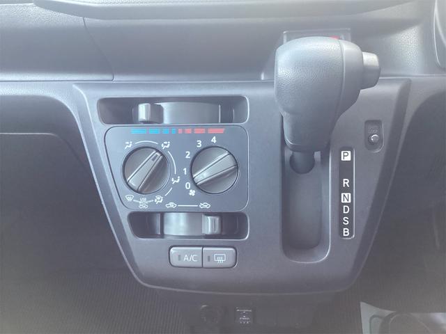 発進時や後退時に必ず操作するレバーです。操作のしやすさが肝になってきます。ぜひ一度体感してください。