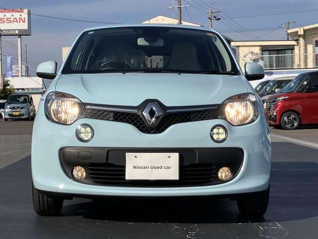 トゥインゴ インテンス　［ＥＴＣ・ラジオ（ＵＳＢ接続端子付き）・アイドリングストップ・フォグランプ・１５インチ純正アルミホイール・リアコーナーセンサー］（6枚目）