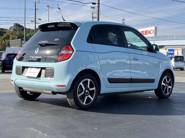 トゥインゴ インテンス　［ＥＴＣ・ラジオ（ＵＳＢ接続端子付き）・アイドリングストップ・フォグランプ・１５インチ純正アルミホイール・リアコーナーセンサー］（8枚目）