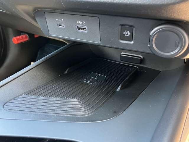 ノート オーテック　［ニッサンコネクトナビ・プロパイロット・アラウンドビューモニター・ドライブレコーダー（前後）・ＥＴＣ２．０・ワイヤレススマホ充電器・インテリジェントルームミラー・１６インチ専用アルミホイール］（9枚目）