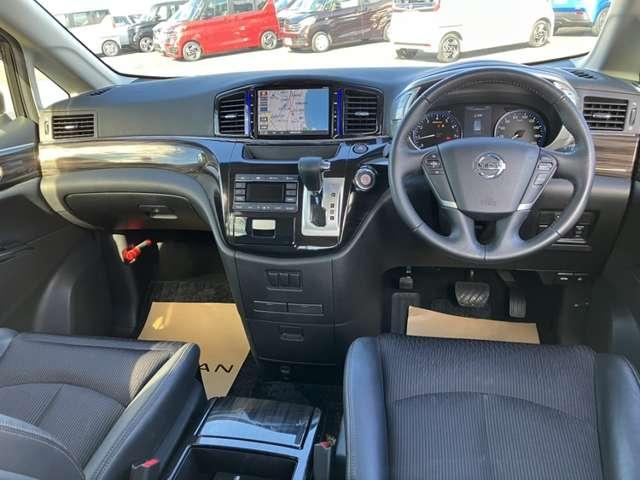 エルグランド ２．５　２５０ハイウェイスターＳ　［メモリーナビ・ＴＶ］（4枚目）