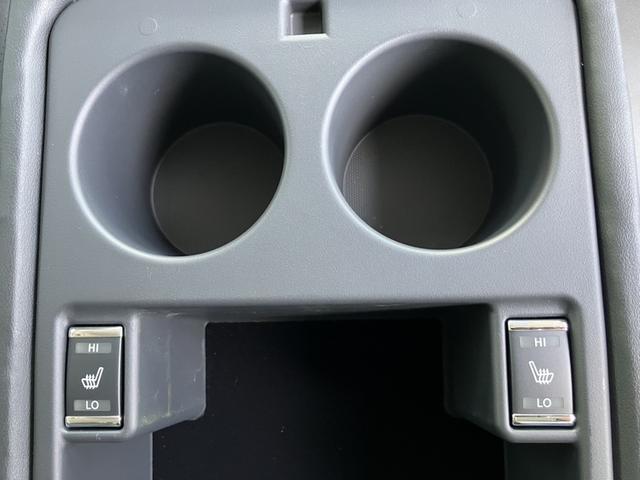 シーマ ハイブリッド　ＶＩＰ　［ＨＤＤナビ・ＴＶ・本革シート・ガラスサンルーフ・電動パワーシート・アラウンドビューモニター・クルーズコントロール・キセノンヘッドライト・フォグランプ・ＥＴＣ・１８インチ純正アルミホイール］（22枚目）