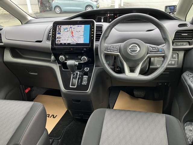 セレナ ２．０　ハイウェイスター　Ｖ　［メモリーナビ・ＴＶ］（4枚目）