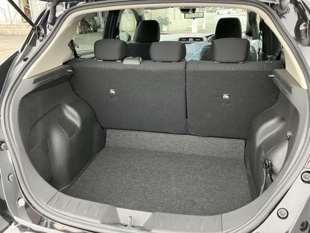 リーフ Ｘ　Ｖセレクション　［ニッサンコネクトナビ・プロパイロット・アラウンドビューモニター・ＥＴＣ２．０・前席シートヒーター・ハンドルヒーター・ＵＳＢ・ＨＤＭＩ端子］（17枚目）