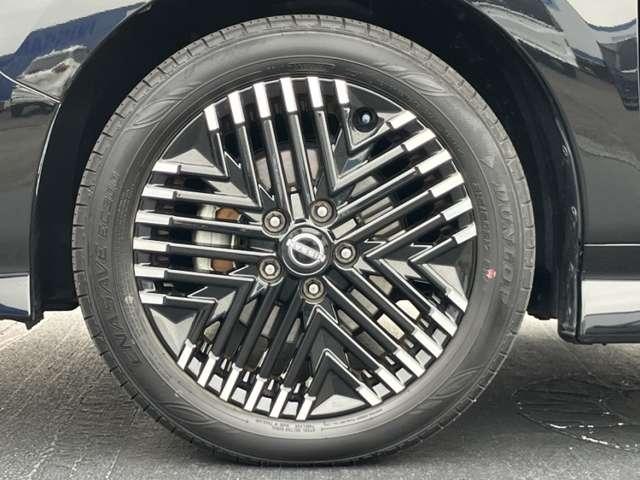 リーフ Ｘ　Ｖセレクション　［ニッサンコネクトナビ・プロパイロット・アラウンドビューモニター・ＥＴＣ２．０・前席シートヒーター・ハンドルヒーター・ＵＳＢ・ＨＤＭＩ端子］（18枚目）