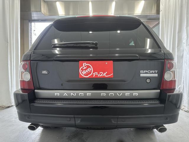 レンジローバースポーツ ４．２　Ｖ８　スーパーチャージド　サンルーフ　パーフォレーション黒革シート　ｈａｒｍａｎ／ｋａｒｄｏｎサウンドシステム　純正ナビ　前席　後席左右シートヒーター　ＥＴＣ　前後ソナー　Ｔタイヤ　純正２０インチＡＷ　ＨＩＤヘッド　ＨＩＤフォ（65枚目）