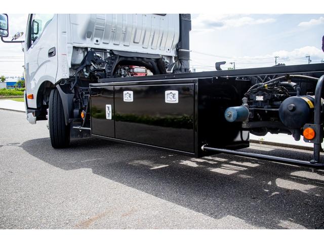 トヨエース 　積載車　タイヤ固縛　開閉アオリ　工具箱　　積載量３０００ｋｇ　６速ＭＴ　ラジコン　極東フラトップ　レッカー（22枚目）