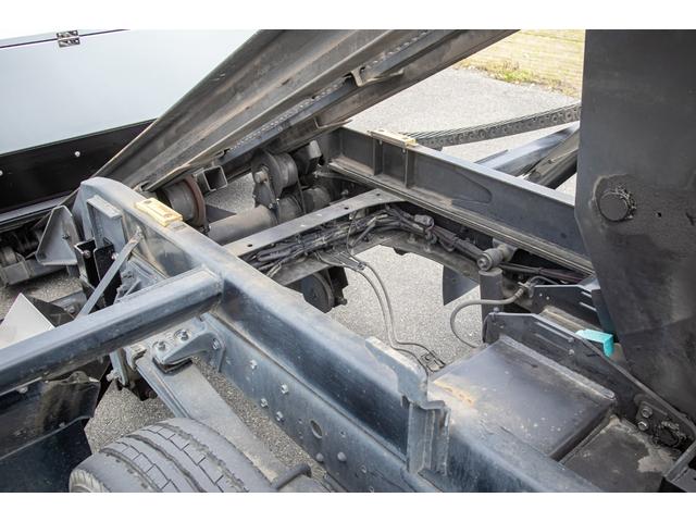 トヨエース 　積載車　タイヤ固縛　開閉アオリ　工具箱　　積載量３０００ｋｇ　６速ＭＴ　ラジコン　極東フラトップ　レッカー（66枚目）