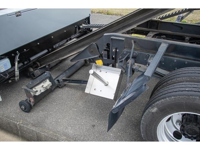 トヨエース 　積載車　タイヤ固縛　開閉アオリ　工具箱　　積載量３０００ｋｇ　６速ＭＴ　ラジコン　極東フラトップ　レッカー（67枚目）