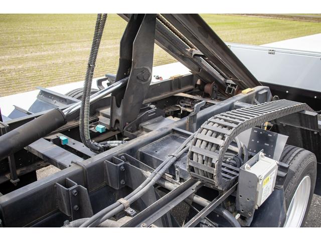 トヨエース 　積載車　タイヤ固縛　開閉アオリ　工具箱　　積載量３０００ｋｇ　６速ＭＴ　ラジコン　極東フラトップ　レッカー（70枚目）
