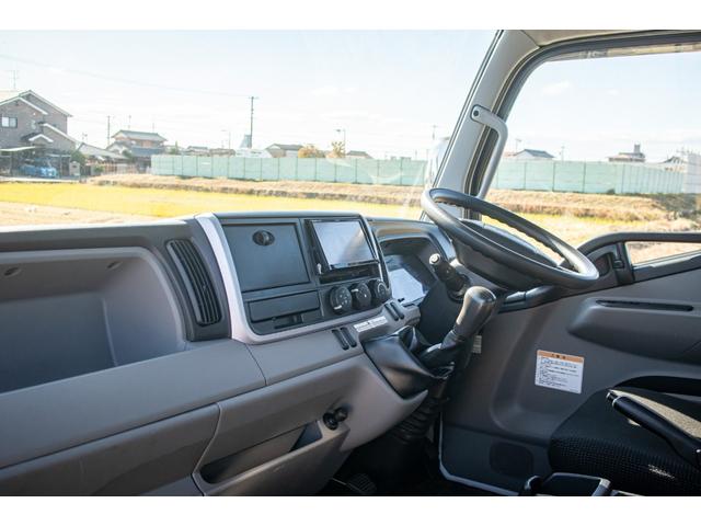 キャンター 　積載車　タイヤ固縛　サイドアオリ開閉　ラジコン　バックカメラ　最大積載量３０００ｋｇ　キーレス　極東フラトップ　レッカー（7枚目）