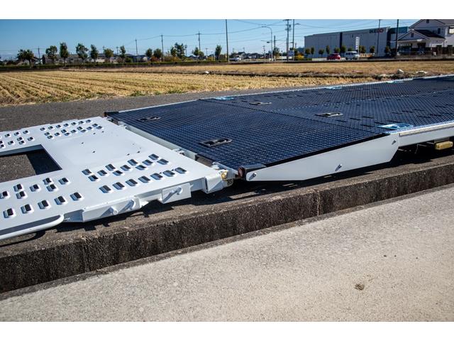 キャンター 　積載車　タイヤ固縛　サイドアオリ開閉　ラジコン　バックカメラ　最大積載量３０００ｋｇ　キーレス　極東フラトップ　レッカー（14枚目）