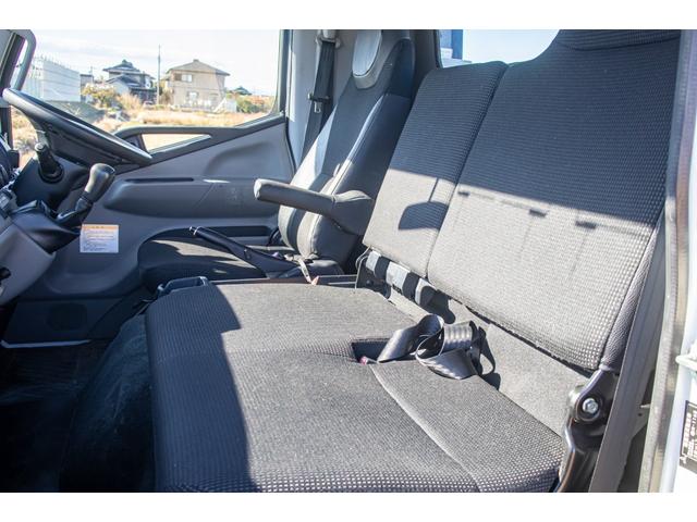 キャンター 　積載車　タイヤ固縛　サイドアオリ開閉　ラジコン　バックカメラ　最大積載量３０００ｋｇ　キーレス　極東フラトップ　レッカー（21枚目）