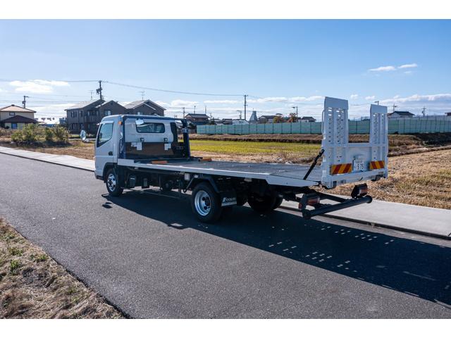 キャンター 　積載車　タイヤ固縛　サイドアオリ開閉　ラジコン　バックカメラ　最大積載量３０００ｋｇ　キーレス　極東フラトップ　レッカー（26枚目）