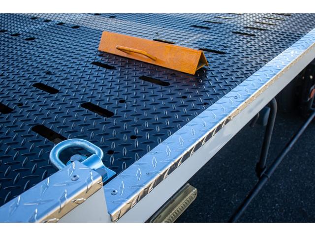 キャンター 　積載車　タイヤ固縛　サイドアオリ開閉　ラジコン　バックカメラ　最大積載量３０００ｋｇ　キーレス　極東フラトップ　レッカー（49枚目）
