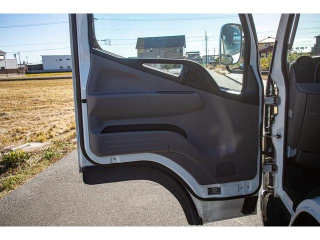 キャンター 　積載車　タイヤ固縛　サイドアオリ開閉　ラジコン　バックカメラ　最大積載量３０００ｋｇ　キーレス　極東フラトップ　レッカー（53枚目）