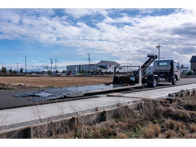 キャンター 　積載車　タイヤ固縛　サイドアオリ開閉　ラジコン　バックカメラ　最大積載量２０００ｋｇ　キーレス　極東フラトップ　レッカー（4枚目）