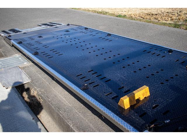 キャンター 　積載車　タイヤ固縛　サイドアオリ開閉　ラジコン　バックカメラ　最大積載量２０００ｋｇ　キーレス　極東フラトップ　レッカー（6枚目）