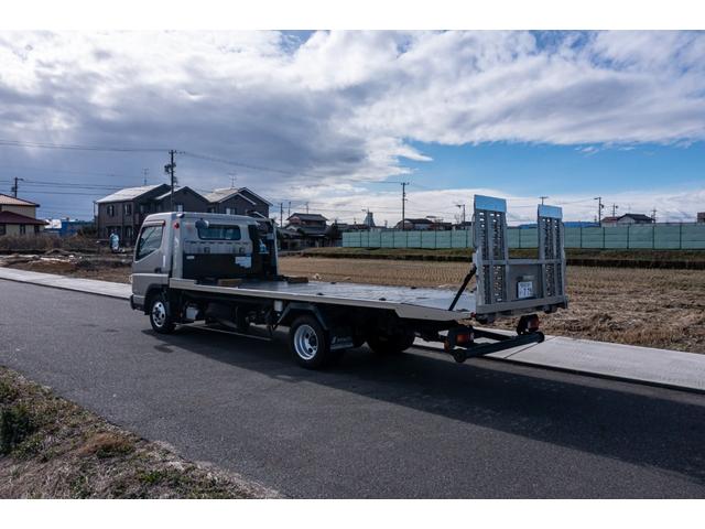 キャンター 　積載車　タイヤ固縛　サイドアオリ開閉　ラジコン　バックカメラ　最大積載量２０００ｋｇ　キーレス　極東フラトップ　レッカー（25枚目）