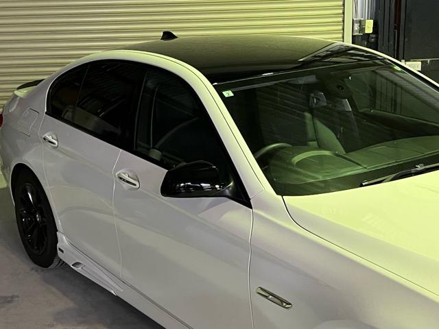 ５シリーズ ５２３ｉ　カスタム車両ホワイト＆ブラックツートンカラー／１７インチブラックアルミホイール／社外エアロ／ＥＴＣ／バックカメラ／禁煙車（7枚目）