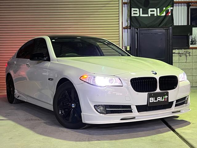 ５シリーズ ５２３ｉ　カスタム車両ホワイト＆ブラックツートンカラー／１７インチブラックアルミホイール／社外エアロ／ＥＴＣ／バックカメラ／禁煙車（9枚目）