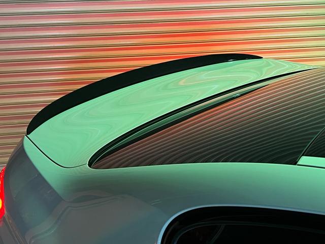 ５シリーズ ５２３ｉ　カスタム車両ホワイト＆ブラックツートンカラー／１７インチブラックアルミホイール／社外エアロ／ＥＴＣ／バックカメラ／禁煙車（10枚目）