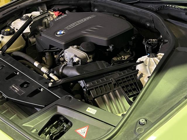 ５シリーズ ５２３ｉ　カスタム車両ホワイト＆ブラックツートンカラー／１７インチブラックアルミホイール／社外エアロ／ＥＴＣ／バックカメラ／禁煙車（20枚目）