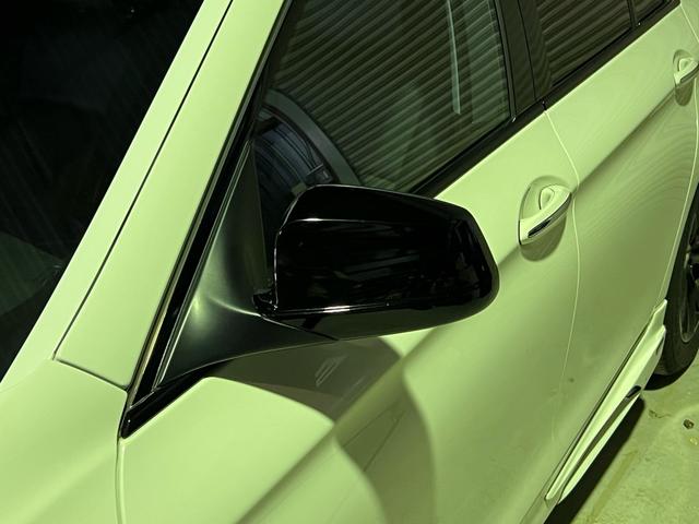 ５シリーズ ５２３ｉ　カスタム車両ホワイト＆ブラックツートンカラー／１７インチブラックアルミホイール／社外エアロ／ＥＴＣ／バックカメラ／禁煙車（21枚目）