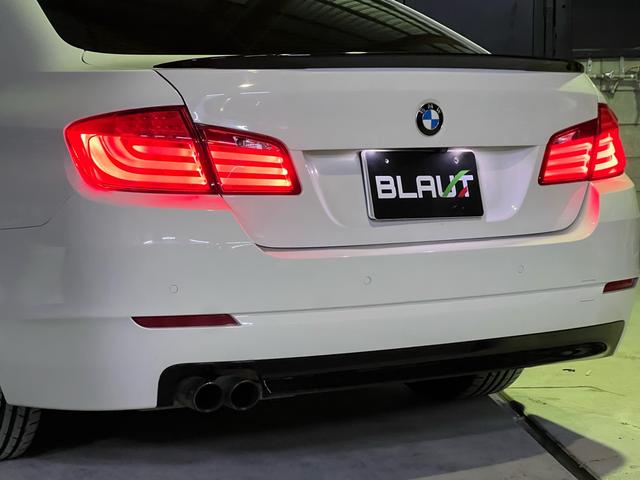 ５シリーズ ５２３ｉ　カスタム車両ホワイト＆ブラックツートンカラー／１７インチブラックアルミホイール／社外エアロ／ＥＴＣ／バックカメラ／禁煙車（27枚目）
