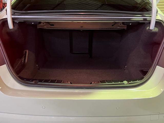 ５シリーズ ５２３ｉ　カスタム車両ホワイト＆ブラックツートンカラー／１７インチブラックアルミホイール／社外エアロ／ＥＴＣ／バックカメラ／禁煙車（35枚目）