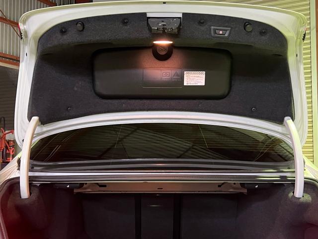 ５シリーズ ５２３ｉ　カスタム車両ホワイト＆ブラックツートンカラー／１７インチブラックアルミホイール／社外エアロ／ＥＴＣ／バックカメラ／禁煙車（37枚目）