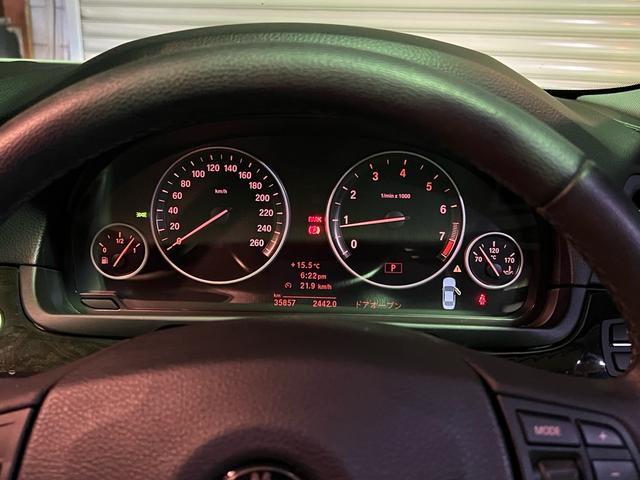 ５シリーズ ５２３ｉ　カスタム車両ホワイト＆ブラックツートンカラー／１７インチブラックアルミホイール／社外エアロ／ＥＴＣ／バックカメラ／禁煙車（45枚目）