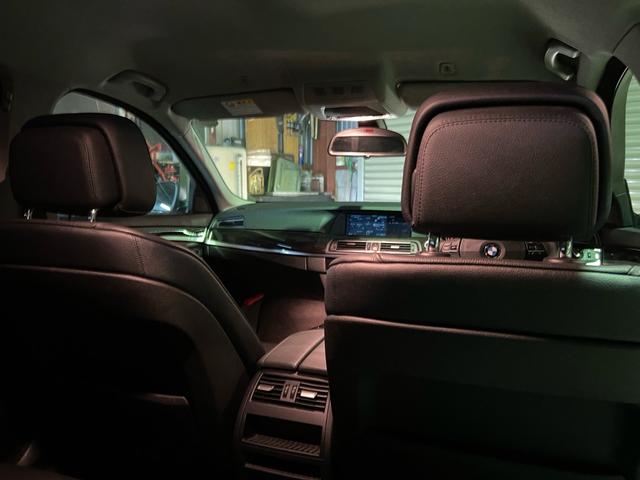 ５シリーズ ５２３ｉ　カスタム車両ホワイト＆ブラックツートンカラー／１７インチブラックアルミホイール／社外エアロ／ＥＴＣ／バックカメラ／禁煙車（62枚目）